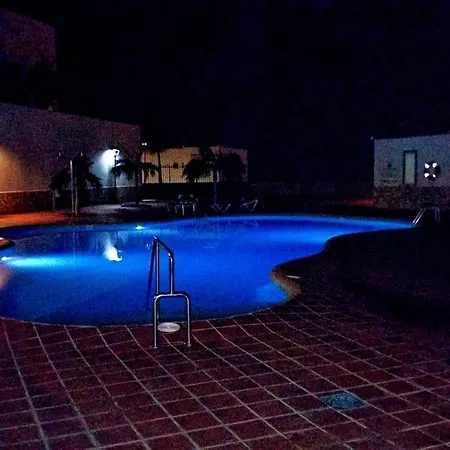 Private Pool Panoramic Views וילה אדחה