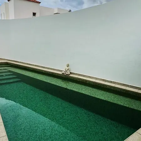 Private Pool Panoramic Views 아데제